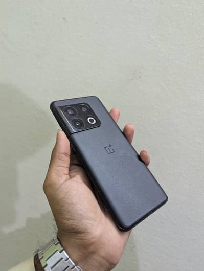 One Plus 10 Pro