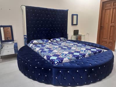 high back round mirror bed posish