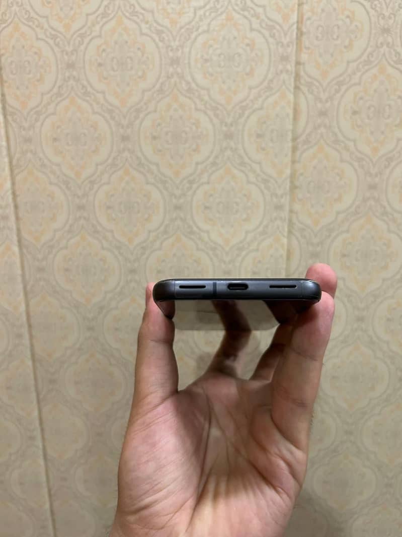 Google Pixel 8a 4