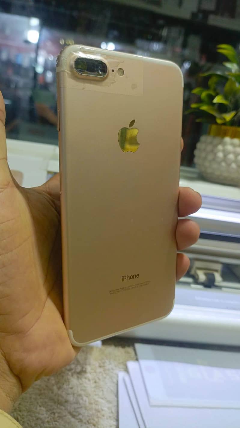 Apple iPhone 7 Plus 1