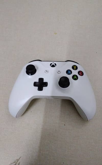 white Xbox controller