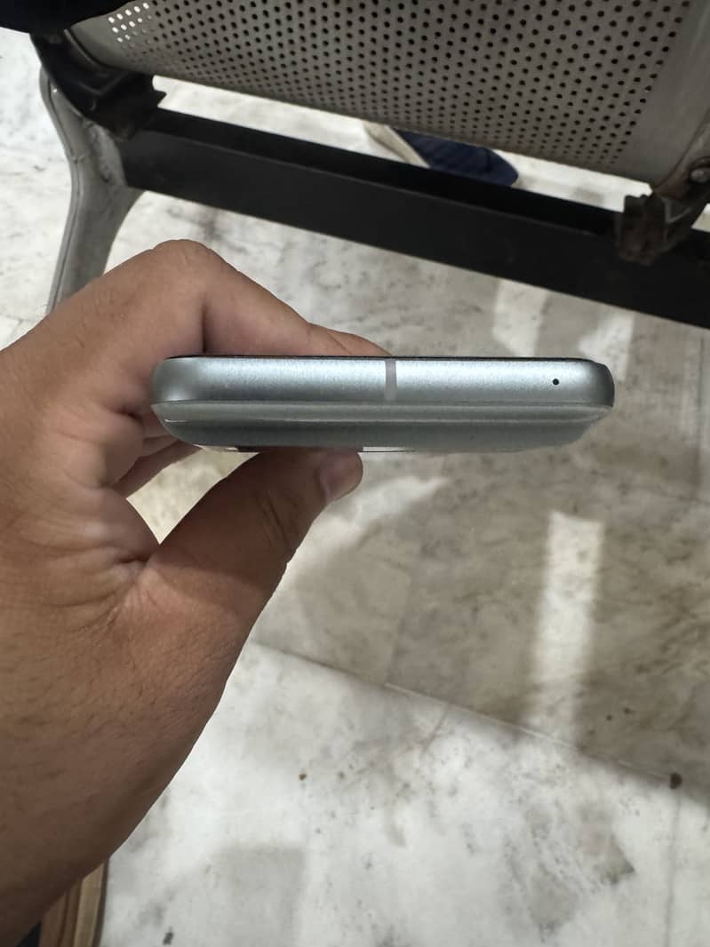 Google Pixel 8 3