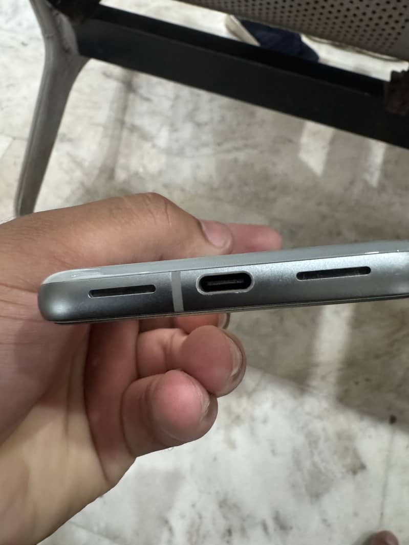 Google Pixel 8 5
