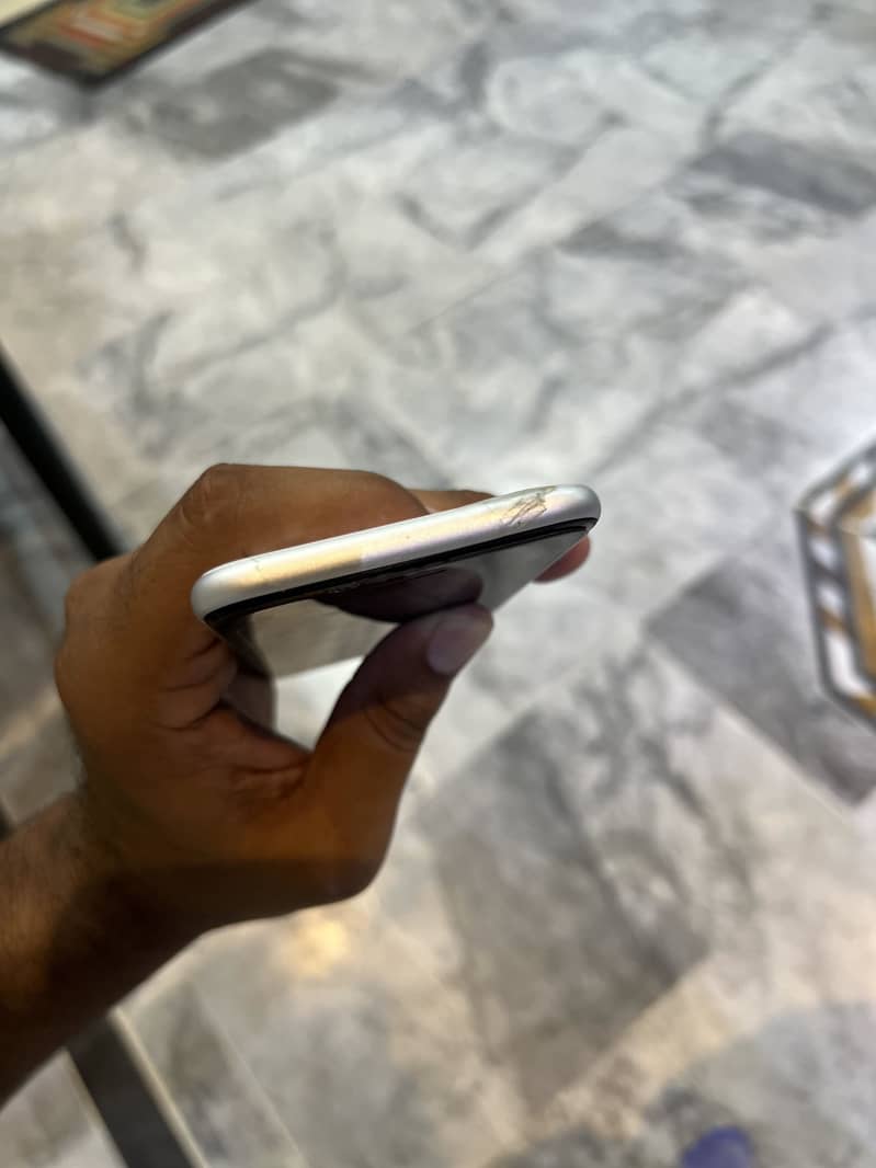 Apple iPhone SE 3