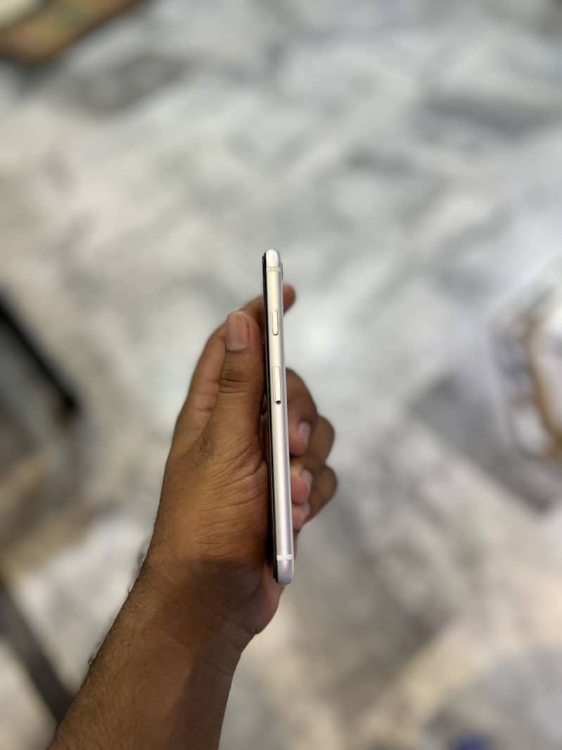 Apple iPhone SE 4