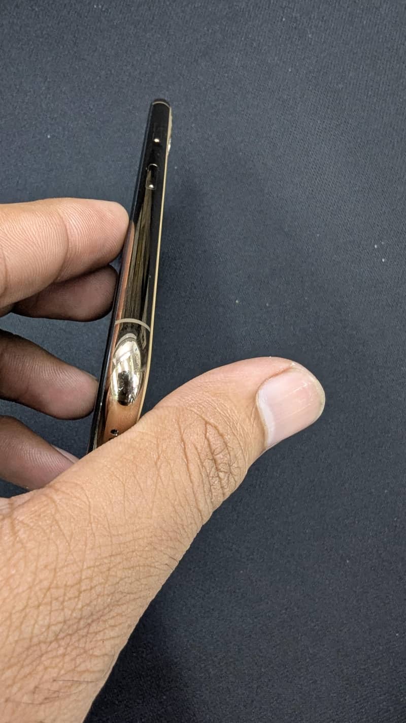 Apple iPhone 11 Pro Max 3
