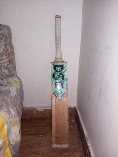 new bat only 2 time use very good quality ready to play