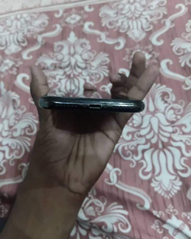 Apple iPhone X 3