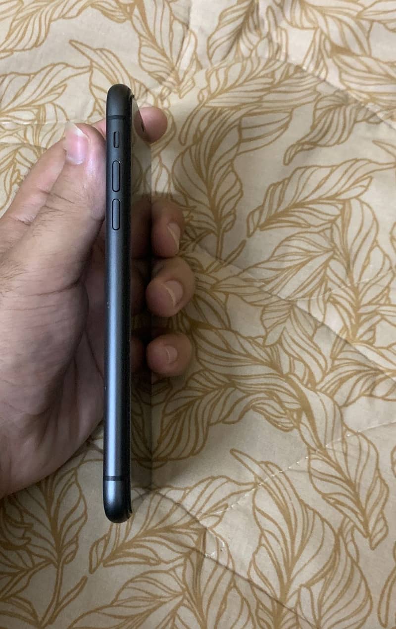 Apple iPhone 11 2