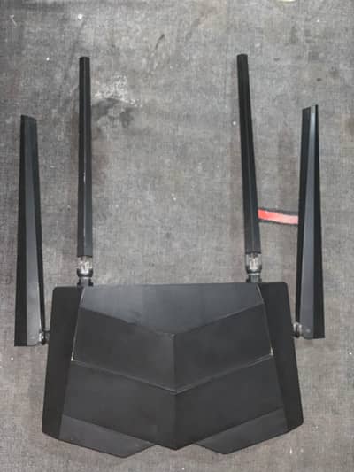 Tenda AC8 AC1200 Dual Band WiFi Router – 4 Antenna – 4 Months Used