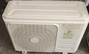 1.5 ton orient DC Inverter in good condition