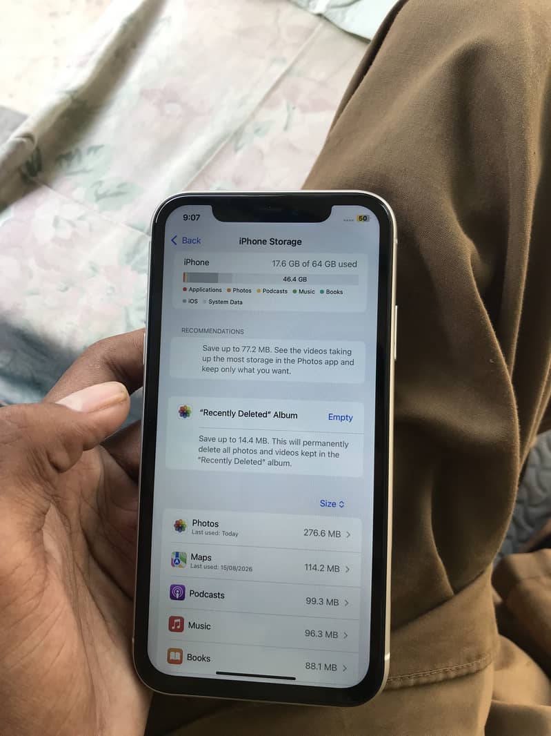 Apple iPhone 11 7