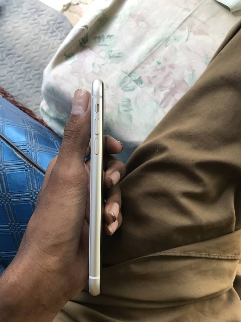 Apple iPhone 11 8
