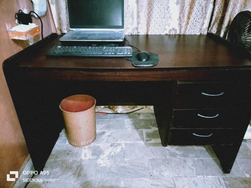 Office Computer Table With 3 Door 0