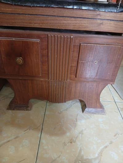 divider and side tables