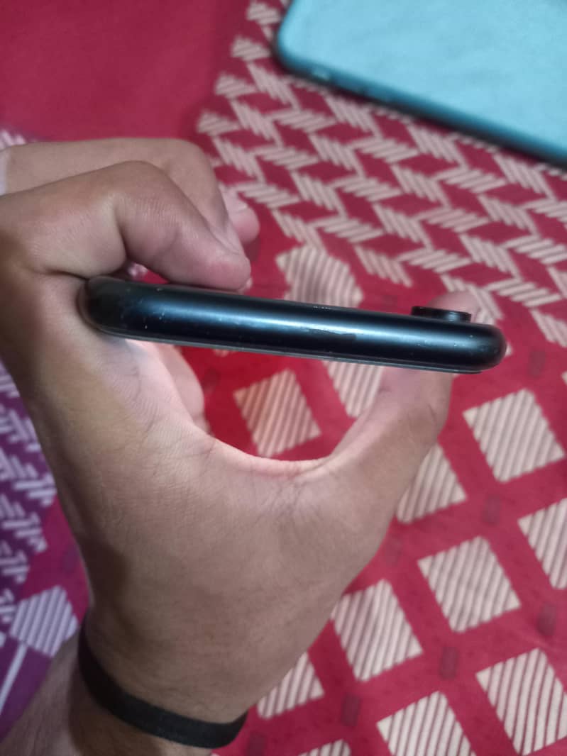 Apple iPhone XR 1