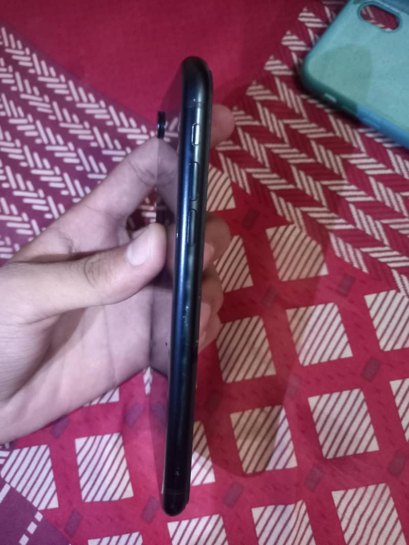 Apple iPhone XR 5