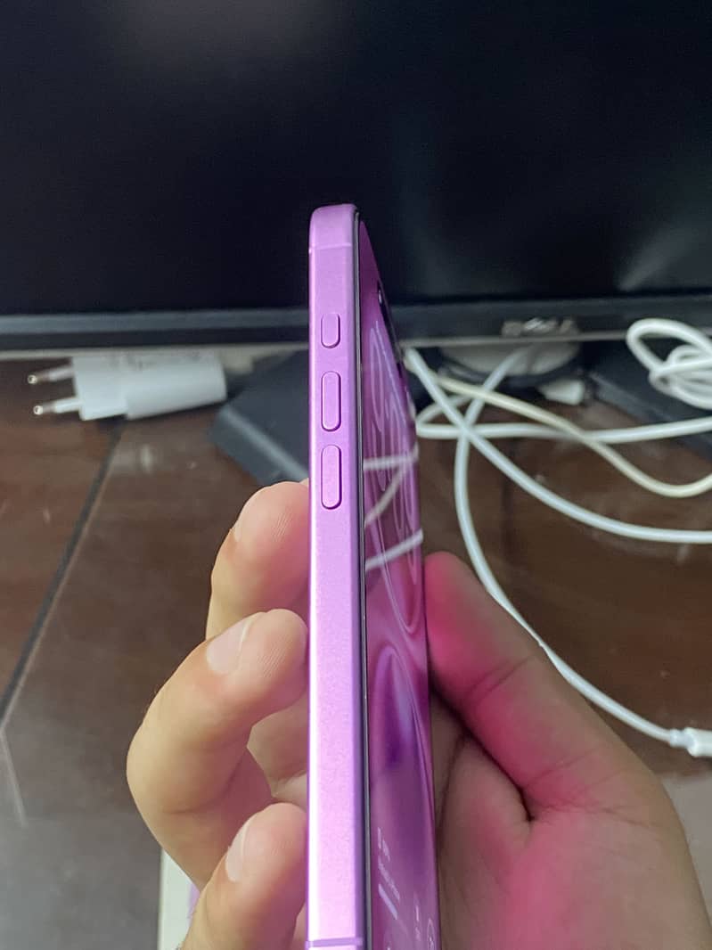 Apple iPhone 16 0