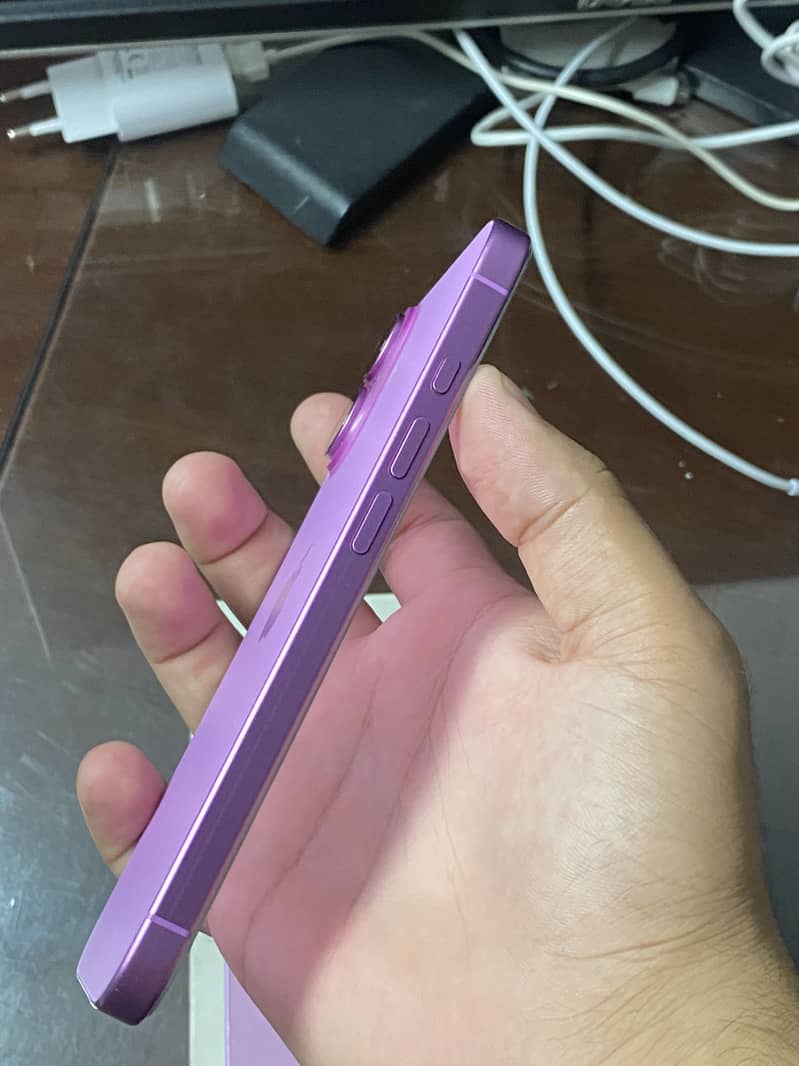 Apple iPhone 16 7