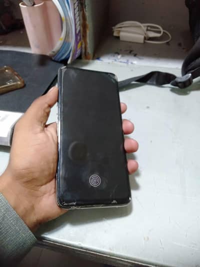 OPPO Reno 2f set or cnic 8+3gb 128gb back creck ha or koi fault nahi