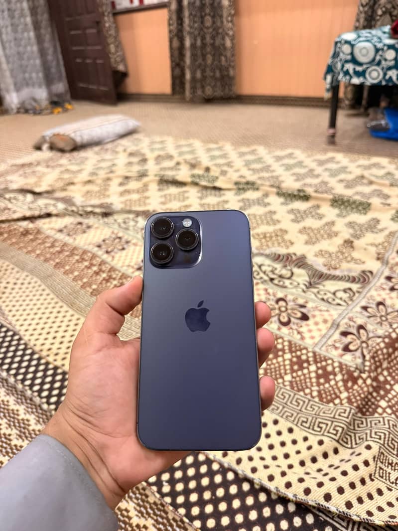 Apple iPhone 14 Pro Max 1