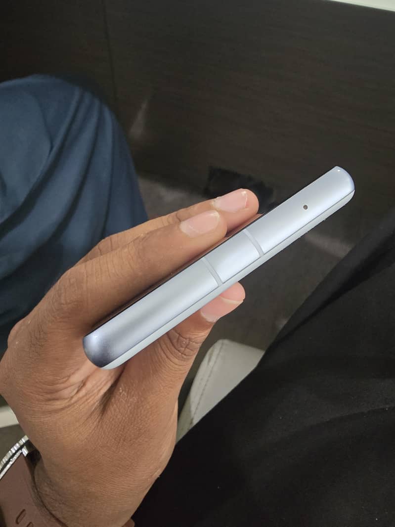 Google Pixel 7a 5