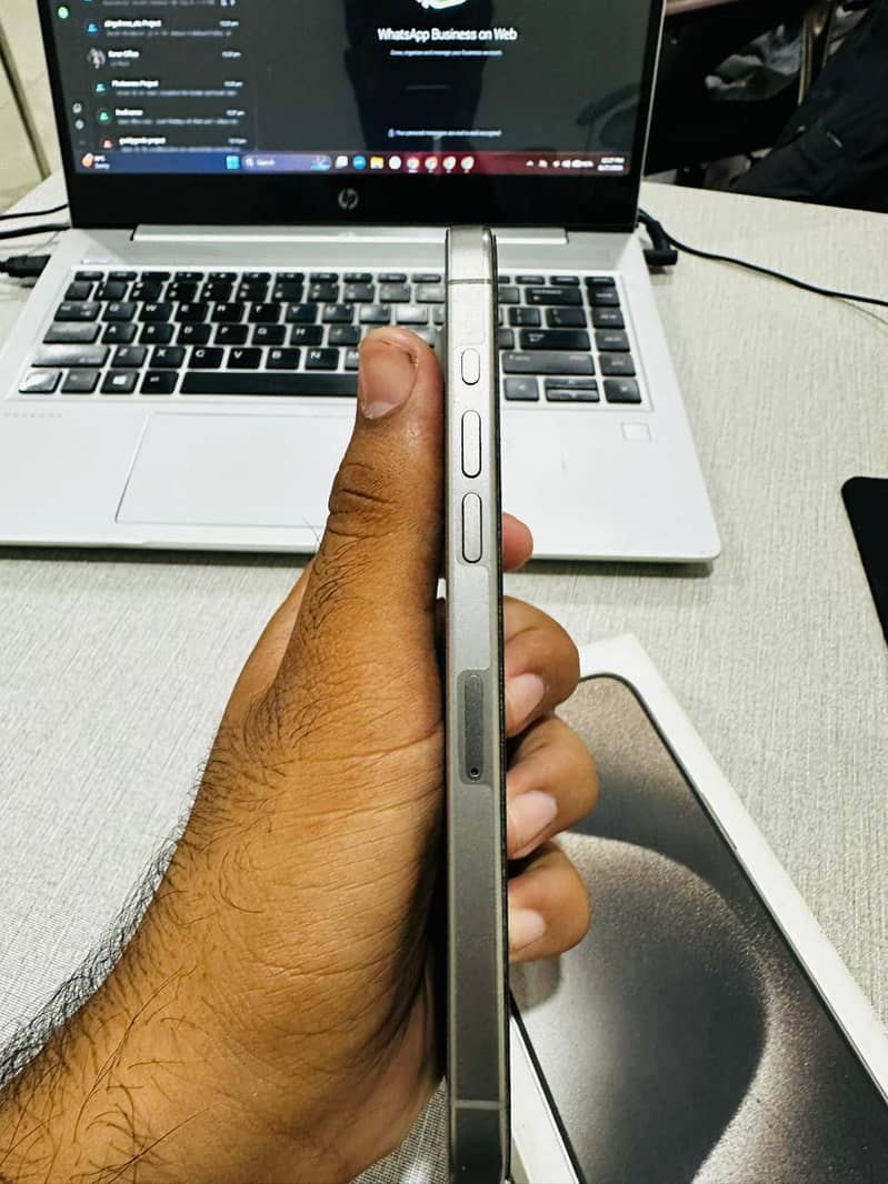 iPhone 15 Pro Max 3