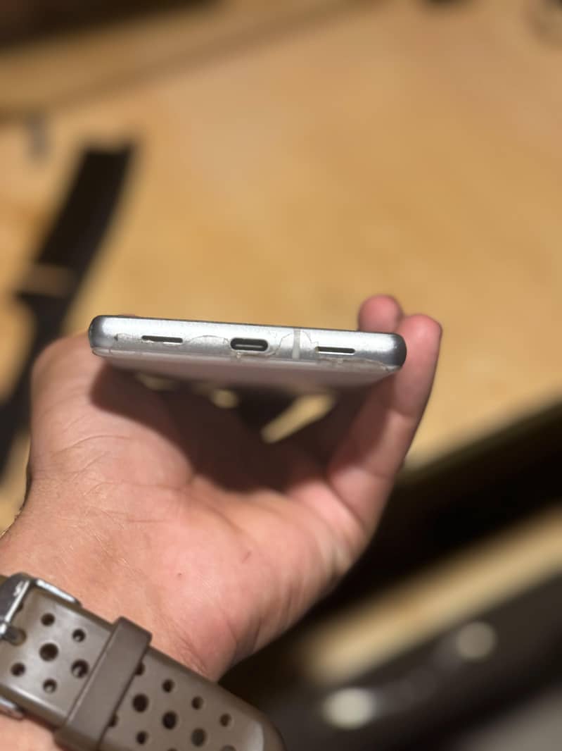 Google Pixel 7a 2
