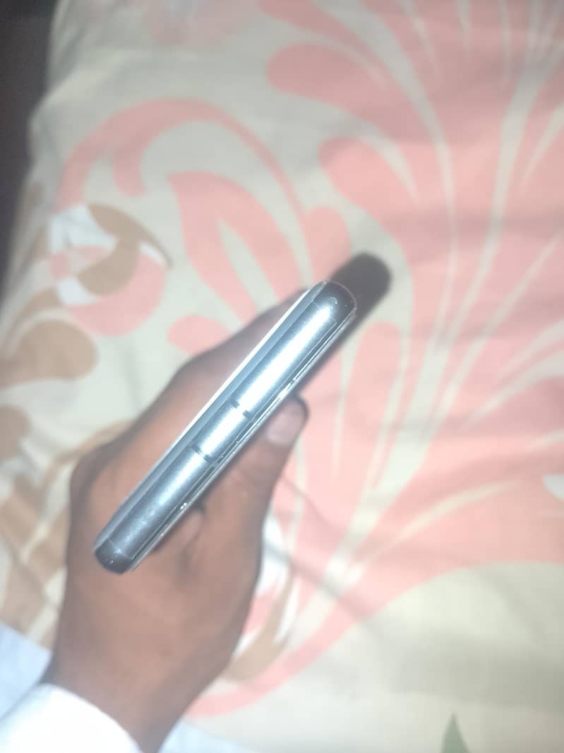 Google Pixel 7a 5