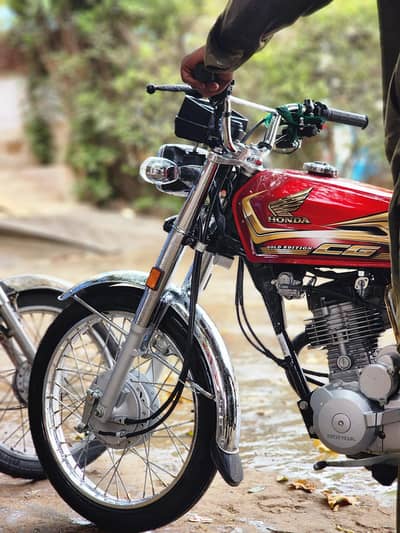 Honda CG 125 se Gold Edition 2026