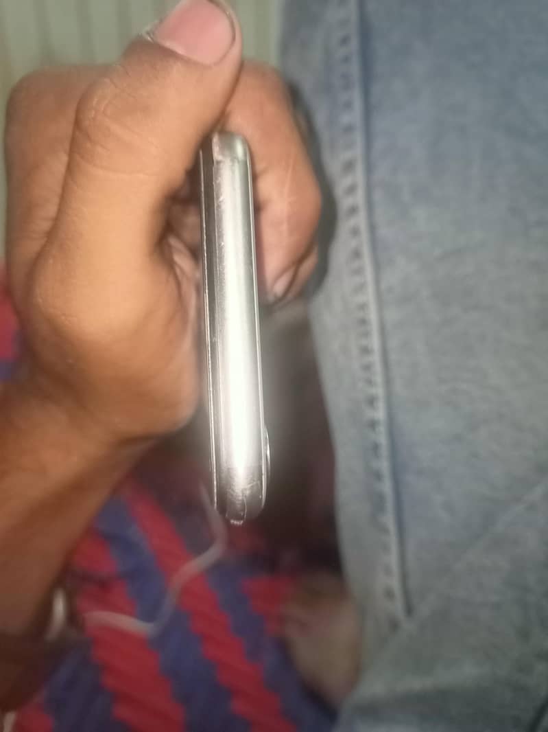 Apple iPhone X 3