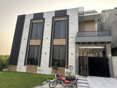 Dc colony 5 Marla house for sale