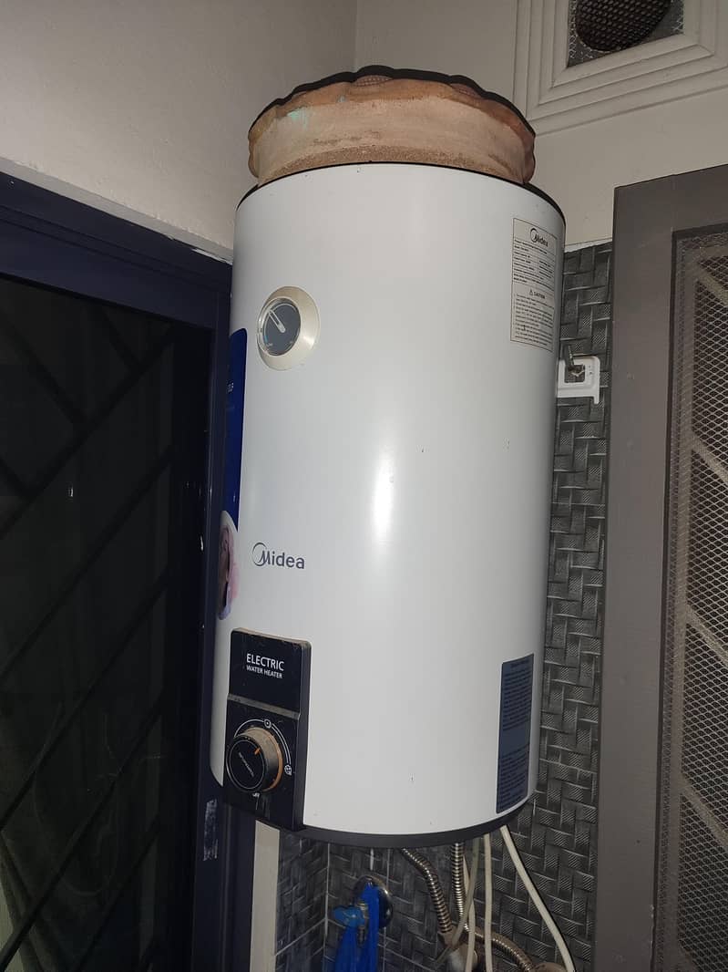 الیکڑک گیزر 30 لیڑ 3