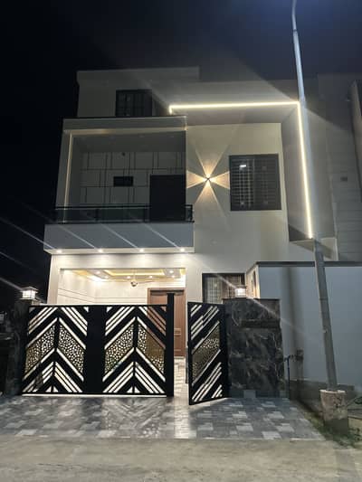 Dc Colony 5 Marla House For Sale