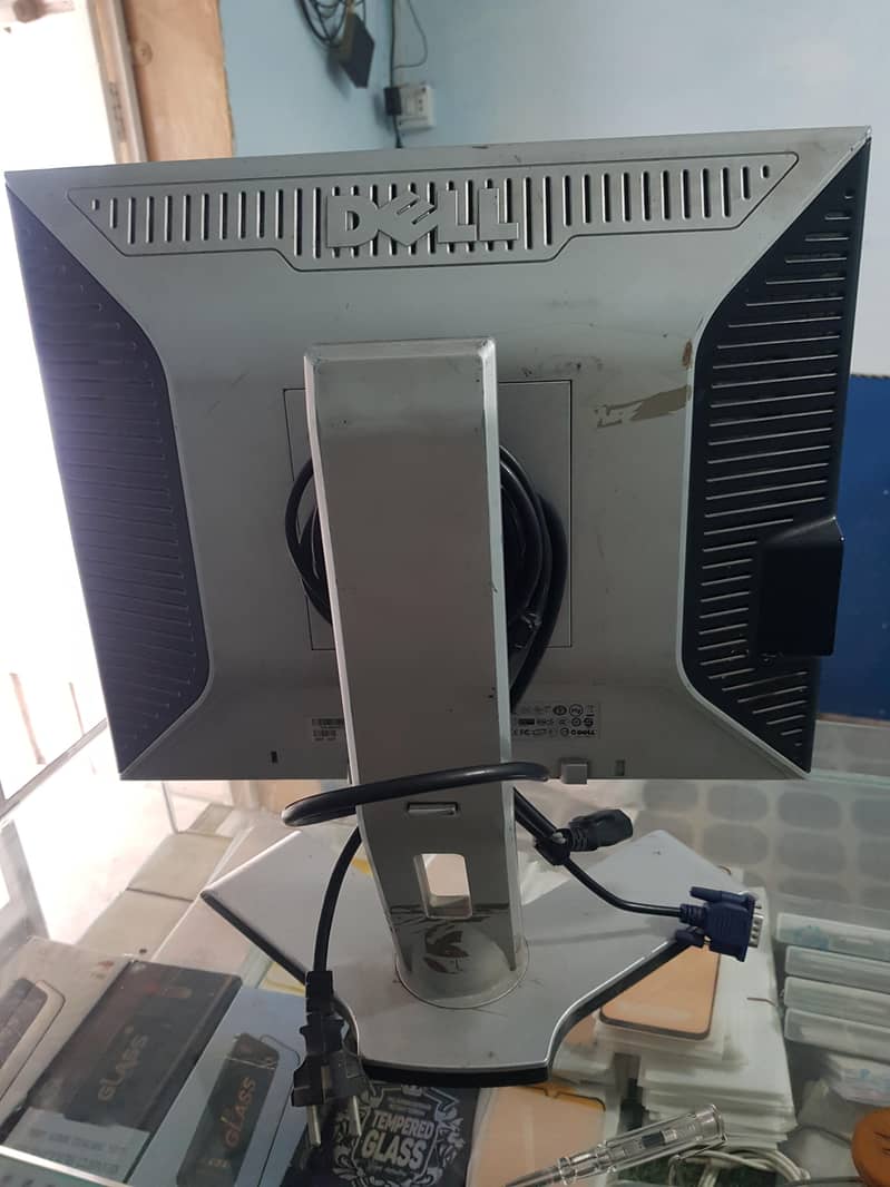 DELL computer led 19  " 0