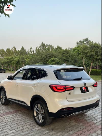 MG HS 2021