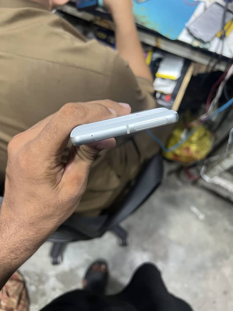 Google Pixel 7 5
