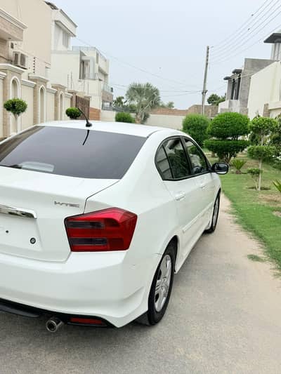 Honda City 2019 Model Manual Isb Numbr first owner