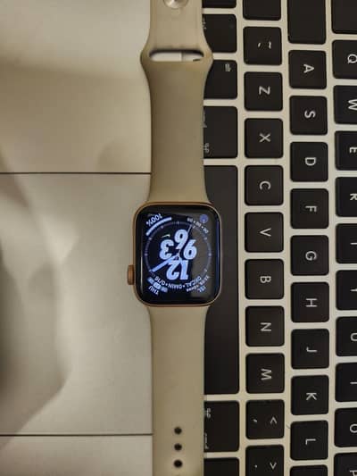 APPLE WATCH SE (40MM) (Rose Gold)