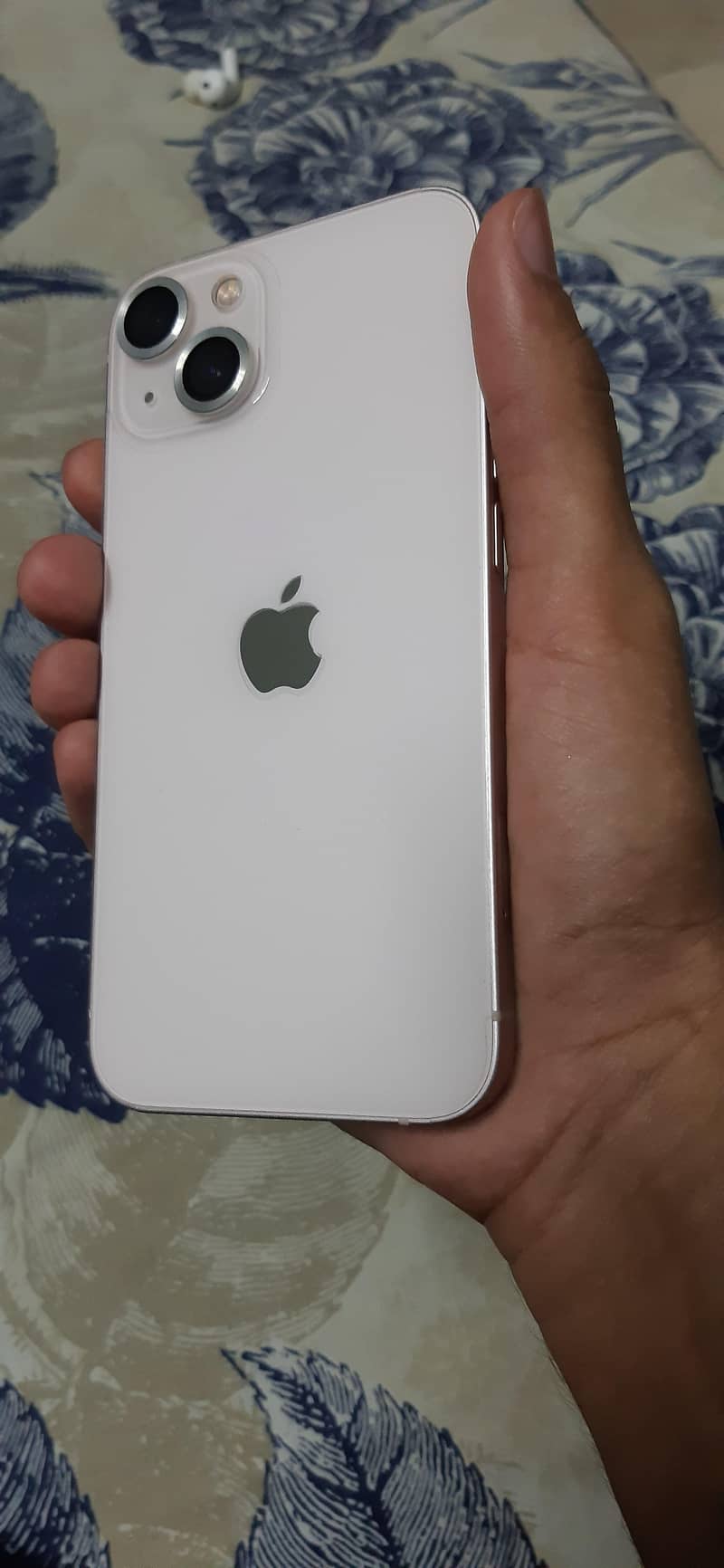 Apple iPhone 13 5