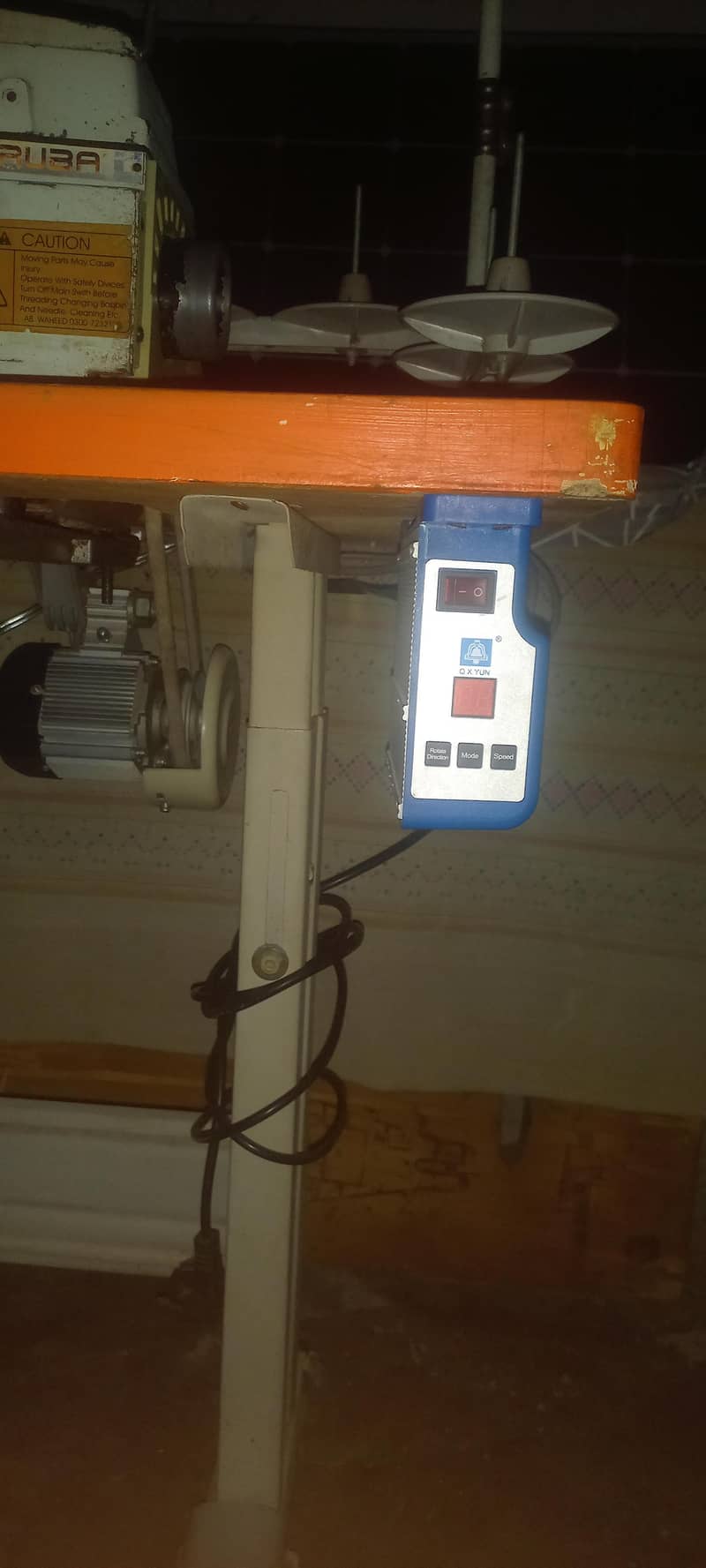 Siruba D model 4 thread overlock machine 5