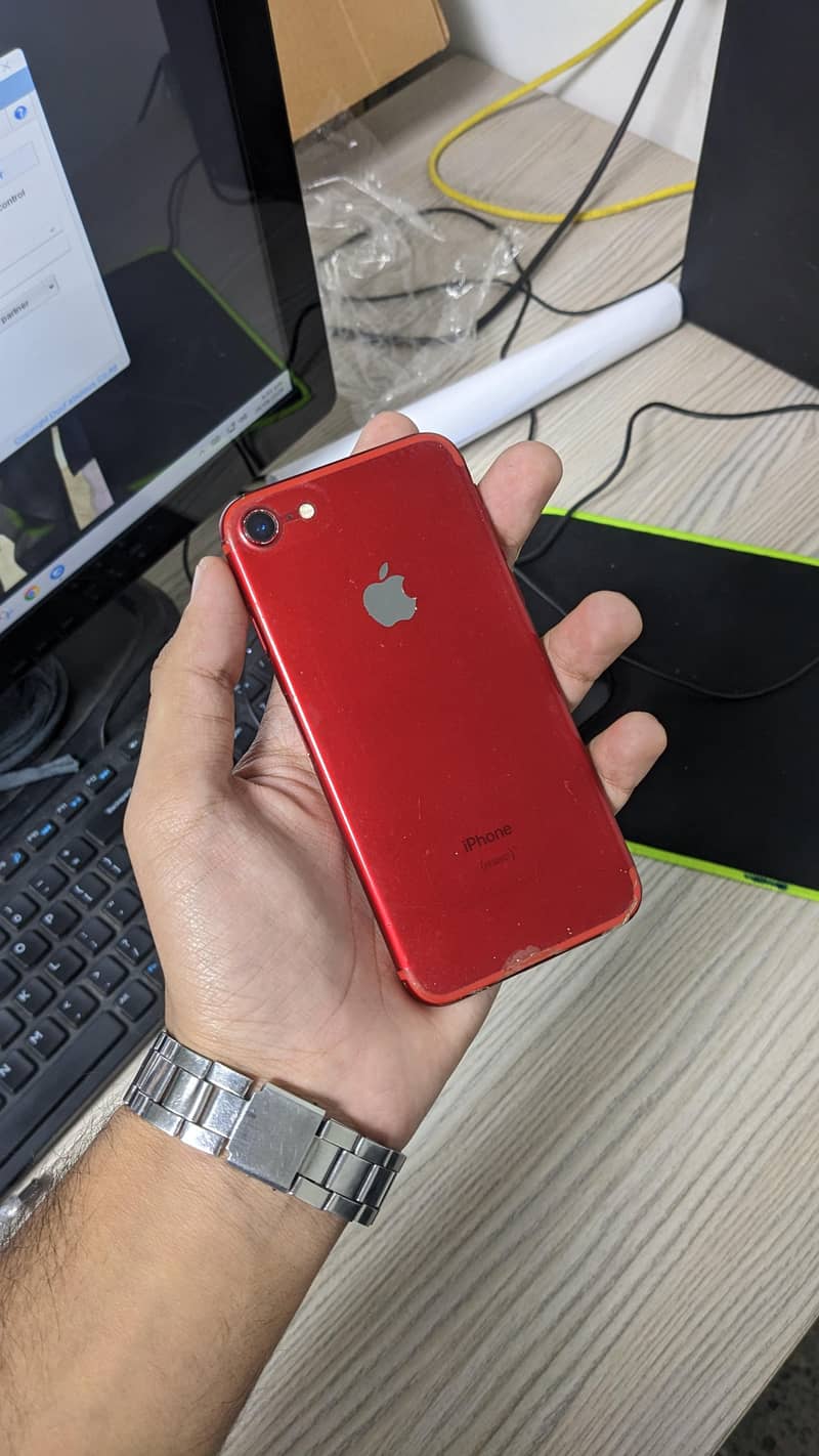 Apple iPhone 7 0