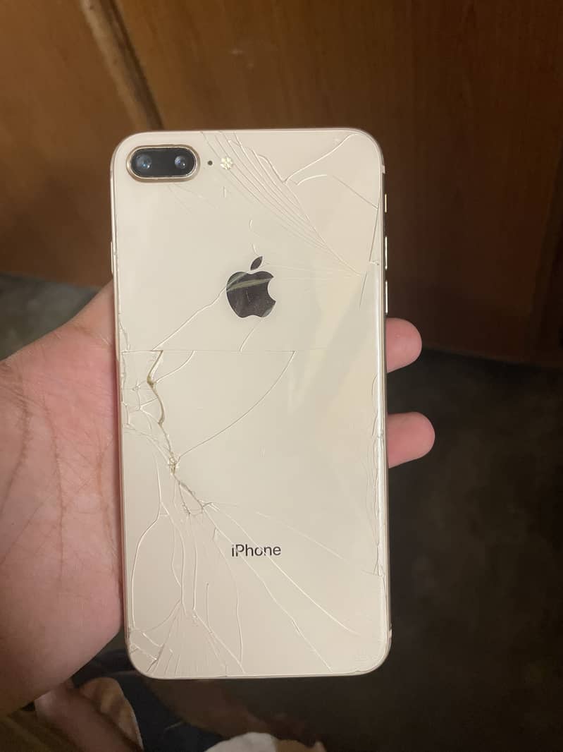 Apple iPhone 8 Plus 4