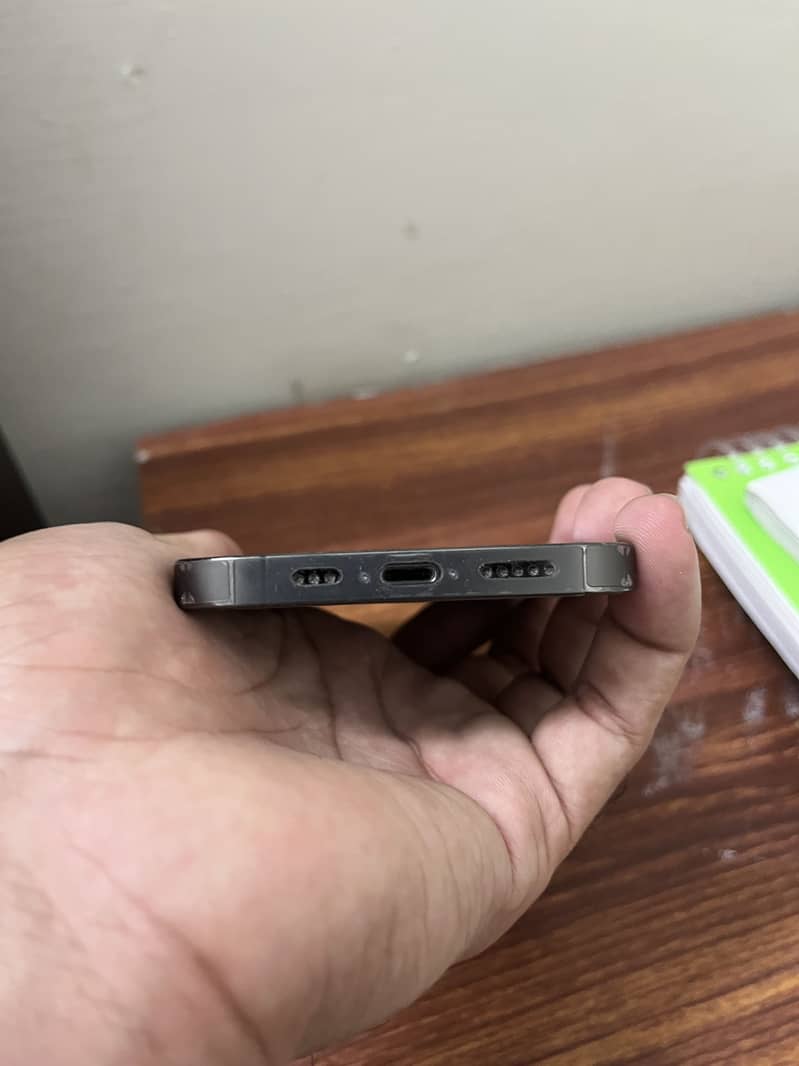 Apple iPhone 13 Pro 2