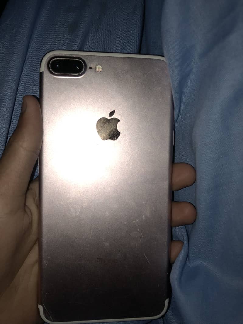Apple iPhone 7 Plus 3