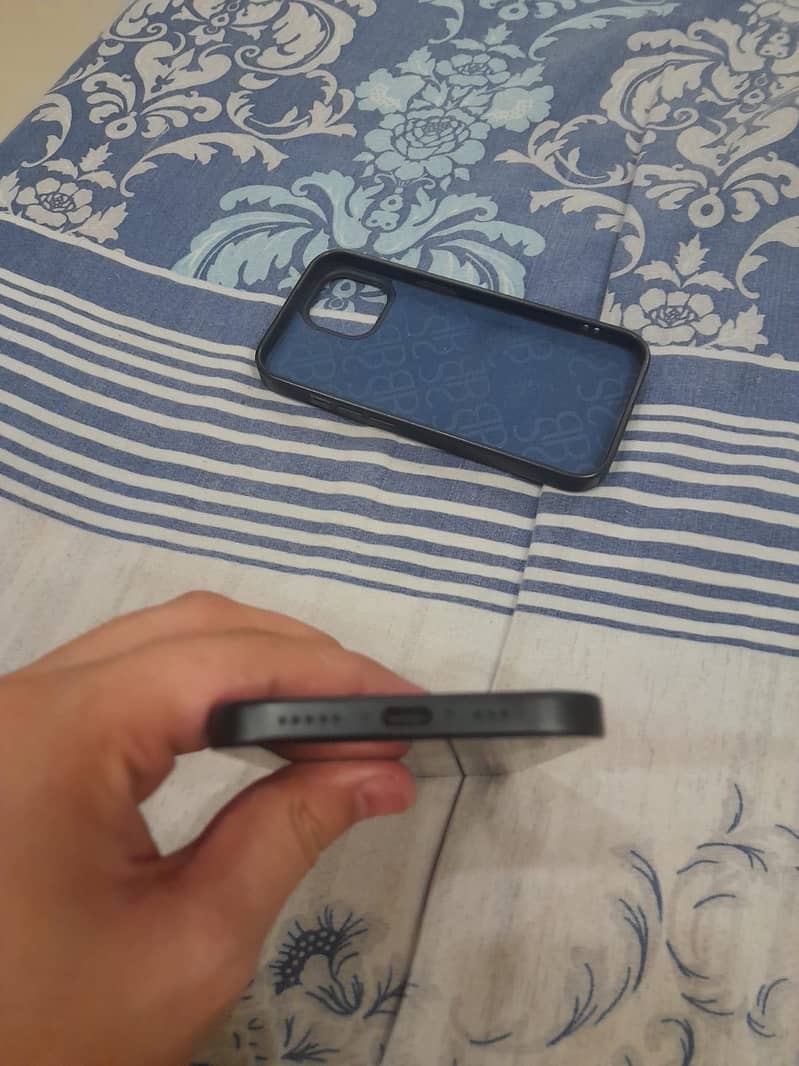 Apple iPhone 15 6