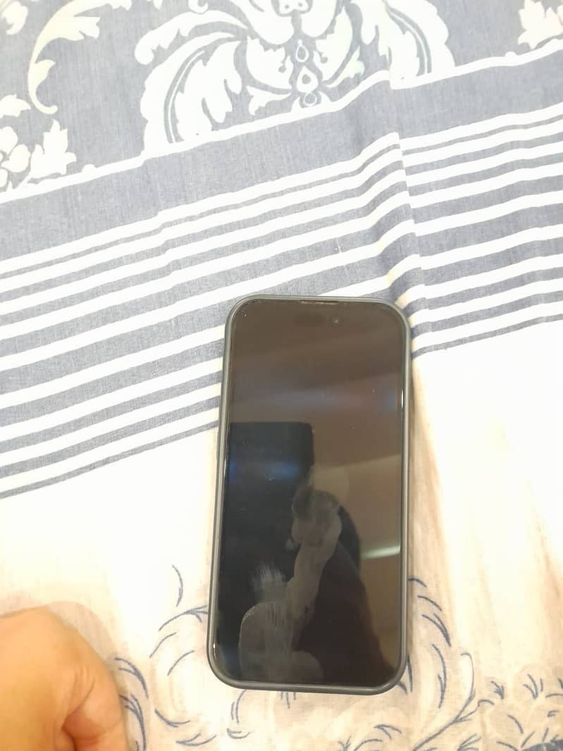 Apple iPhone 15 7