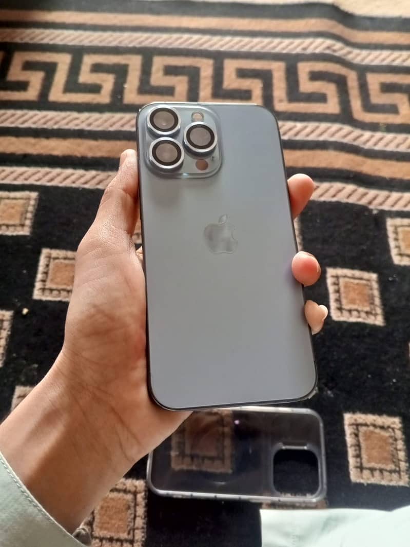 Apple iPhone 13 Pro 2