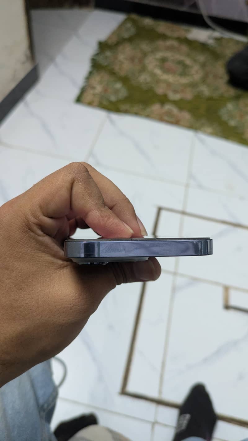 Apple iPhone 13 Pro 1