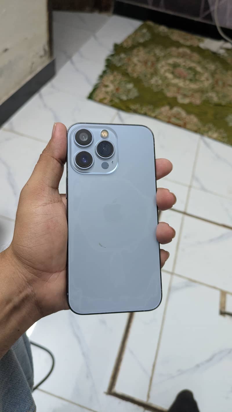 Apple iPhone 13 Pro 2